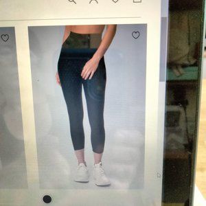 Alo High-Waist Airlift Capri leggings